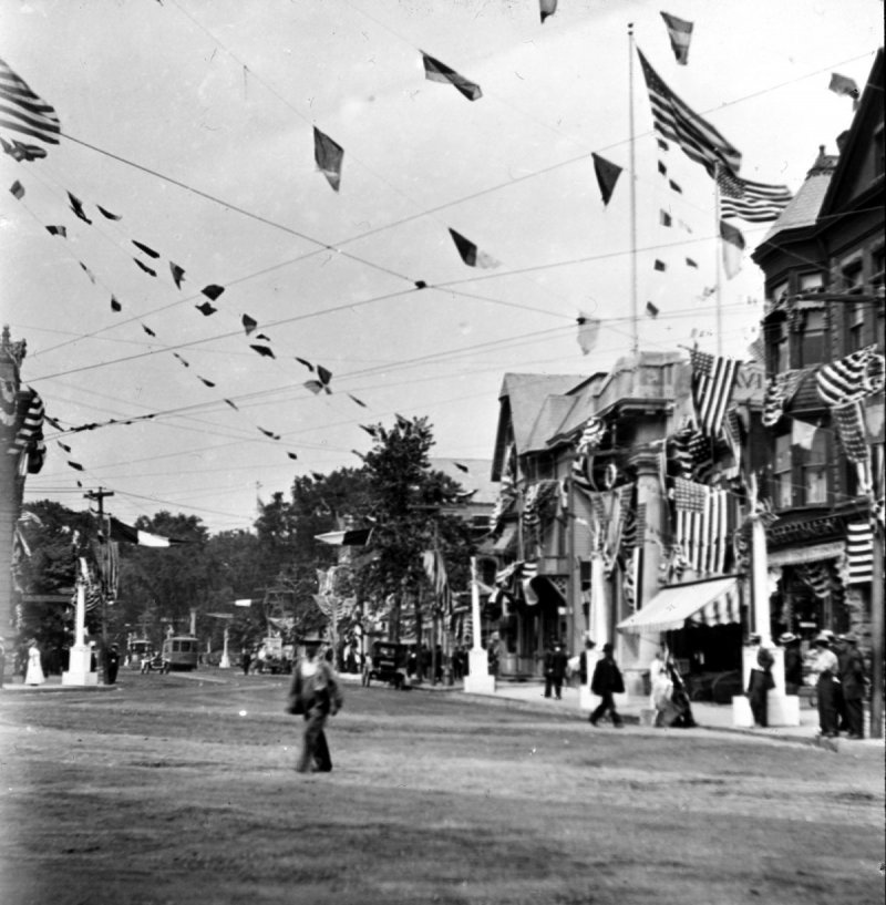 Bloomfield Center, Broad Street