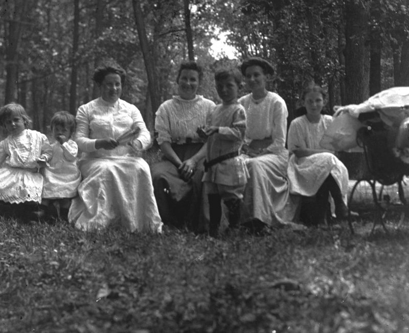 Group at S.S. Picnic 1912