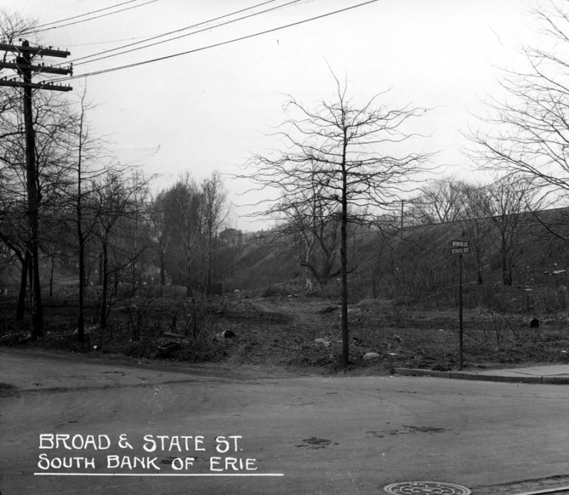 Broad &amp; State St. South Bank of Erie